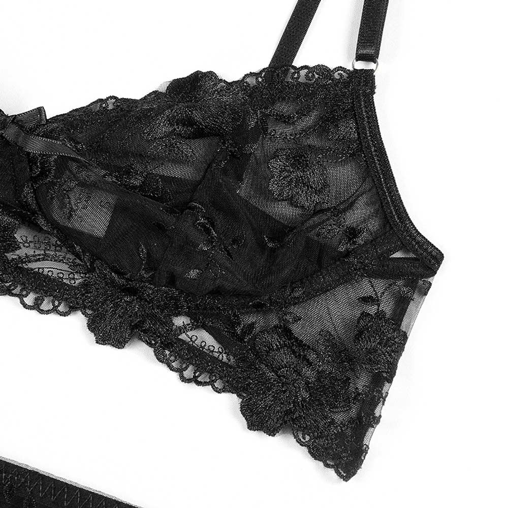 Intimate wear with delicate floral lace embroidery