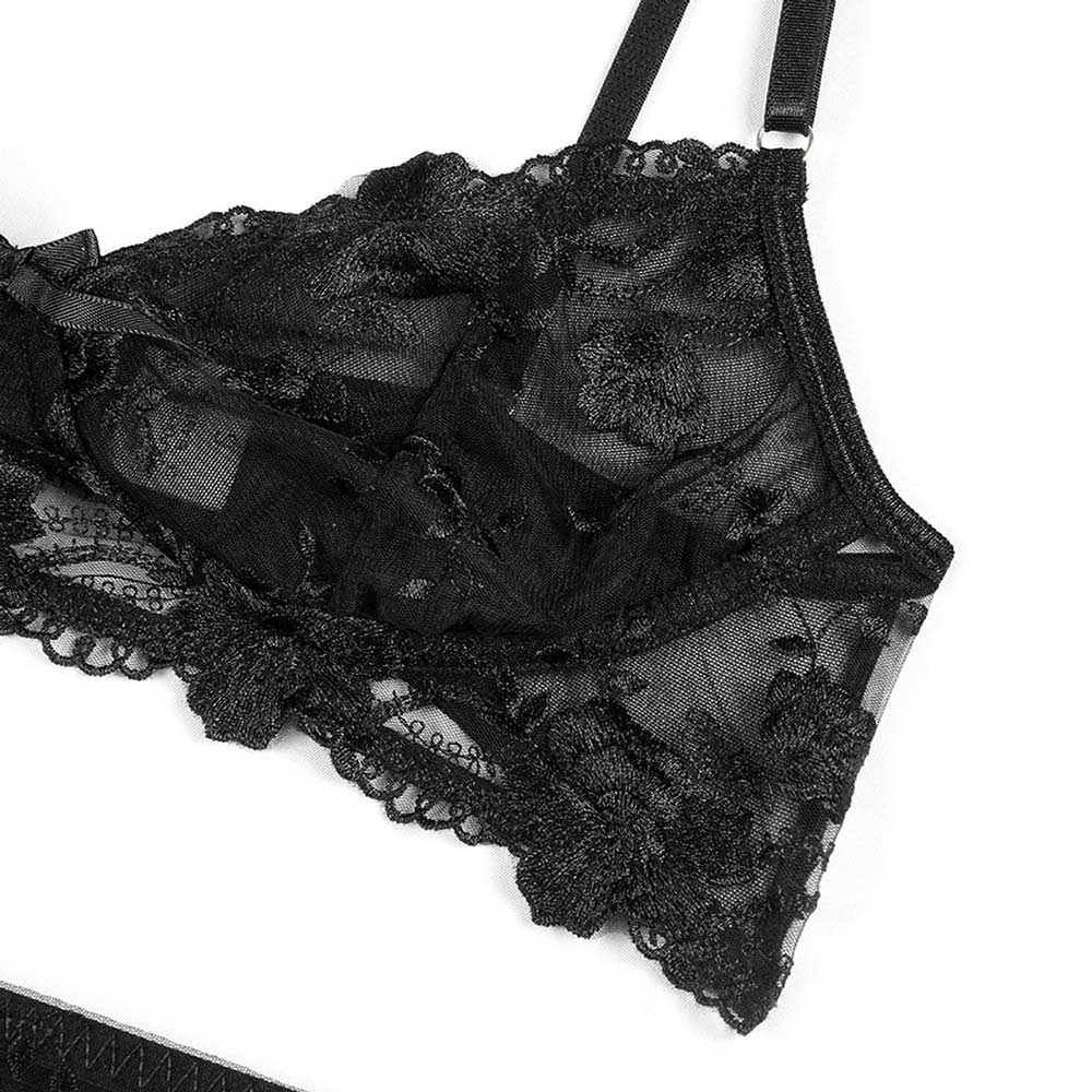 Intimate wear with delicate floral lace embroidery