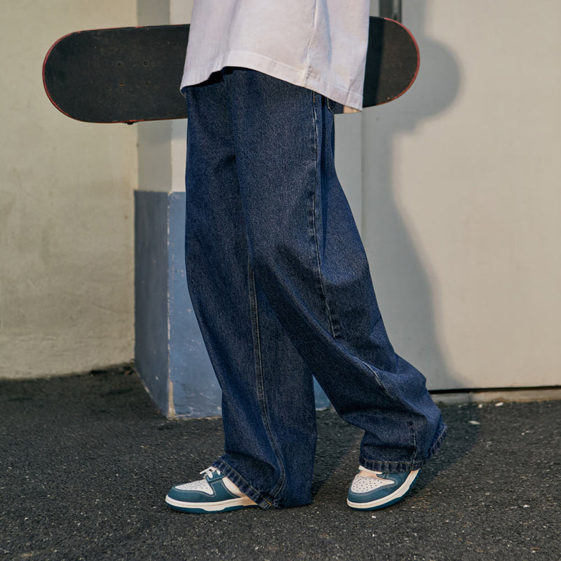 Roll with Retro: Dark Blue Wide Leg Jeans - Perfect for Skate Adventures