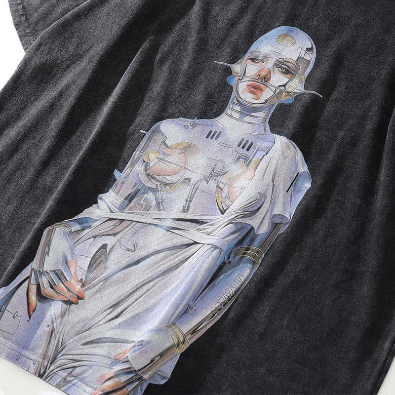 Cyber Queen T-Shirt: Where cyberpunk meets comfortable streetwear for trendsetting style.