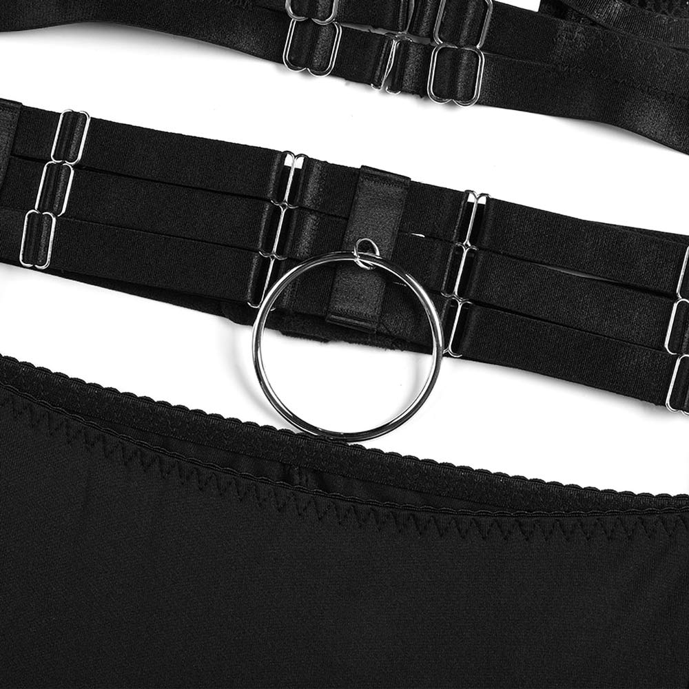 Captivating garter belt featuring a prominent ring: make a statement with every step
