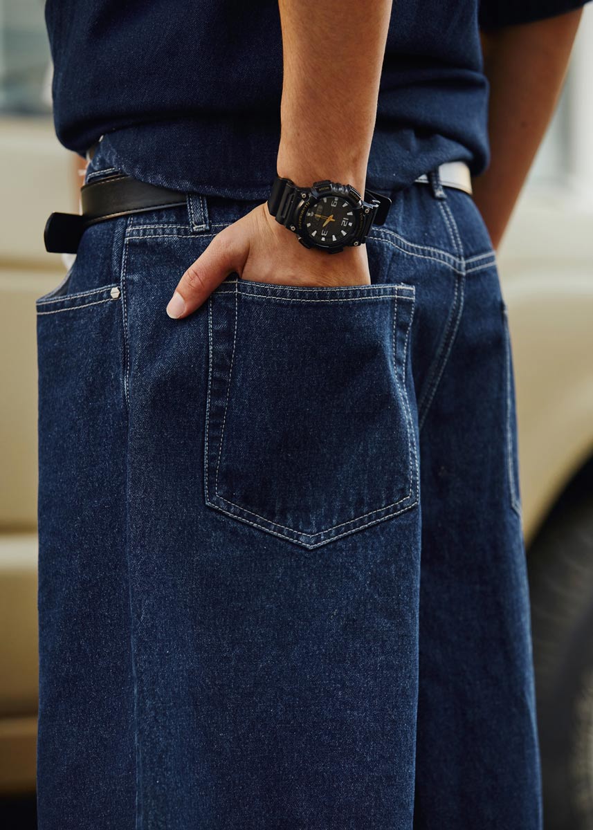 Vintage Baggy Denim Skater Shorts in Dark Blue